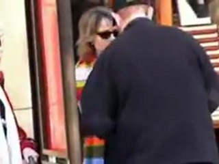 EXCLUSIVE: Jodie Foster Leaves Barnes & Noble in Los Angeles