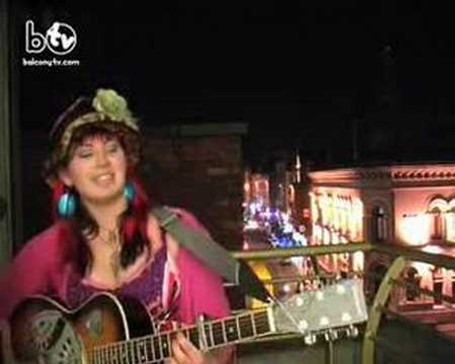 MOLLY SUMMER (BalconyTV)