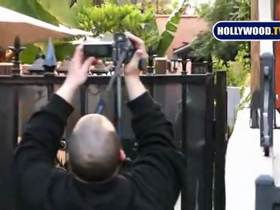 Lindsay Lohan Looks For Apartments Without Sam Ronson