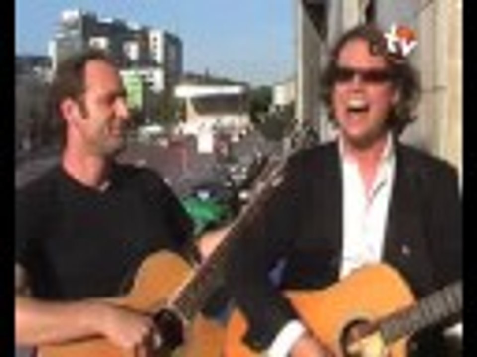 JANN KLOSE (BalconyTV)