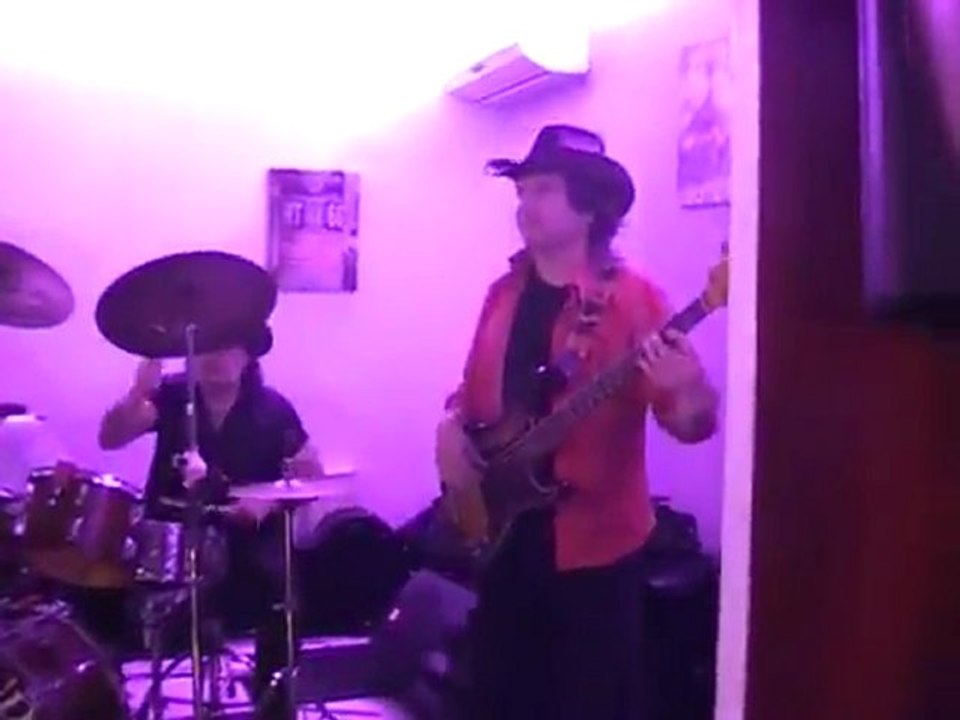 Les GRACELANDERS   "ROCKABILLY BOOGIE"   (au Happy Dance) 11.02.2012