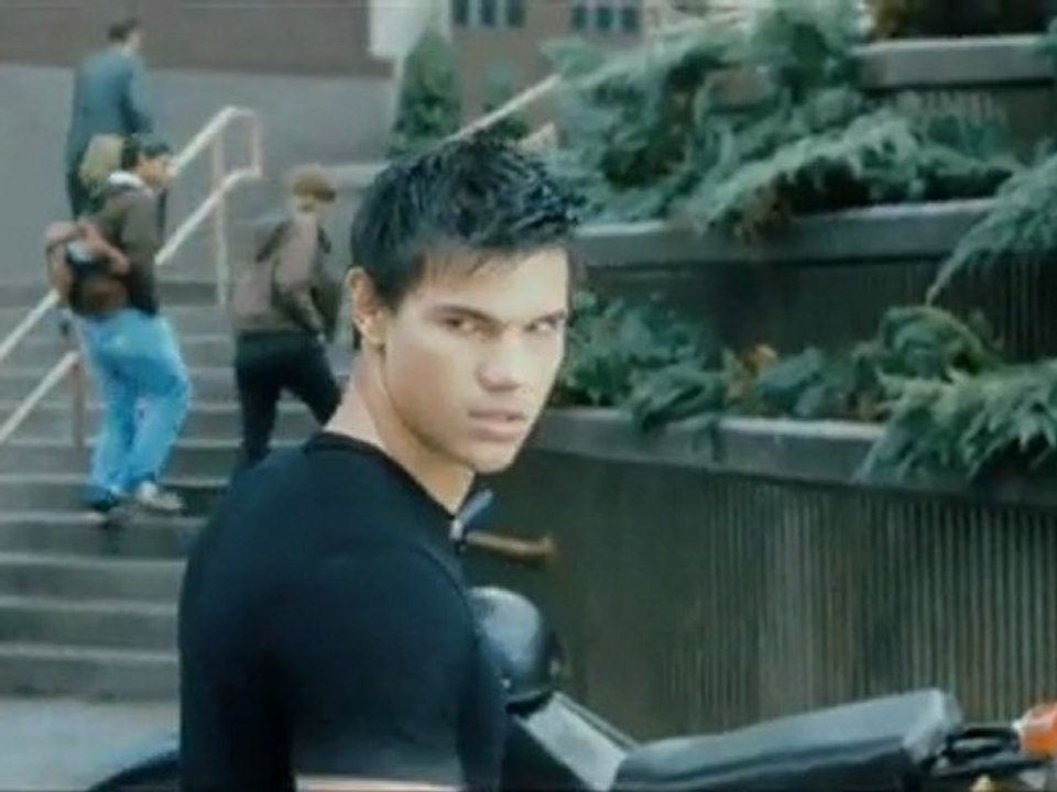 The Twilight Saga - Eclipse - Clip She Has The Right To Know