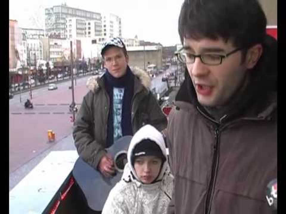 KM/H (BalconyTV)