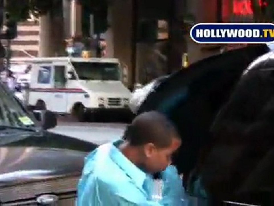 Chris Brown Pleads Not Guilty In LA Court