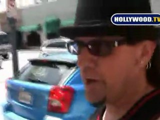 Michael Jackson Leaves Roxbury Medical Building