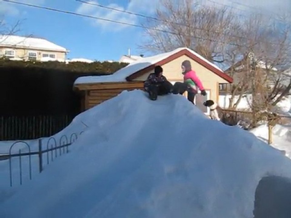 MVI_2433 Igloo et glissade 1