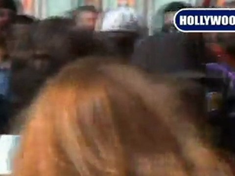 Denzel Washington Hangs Out At The Lakers Game