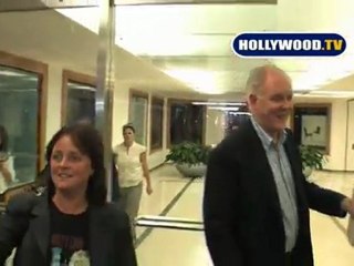 John Lithgow Takes Photos With Fans.
