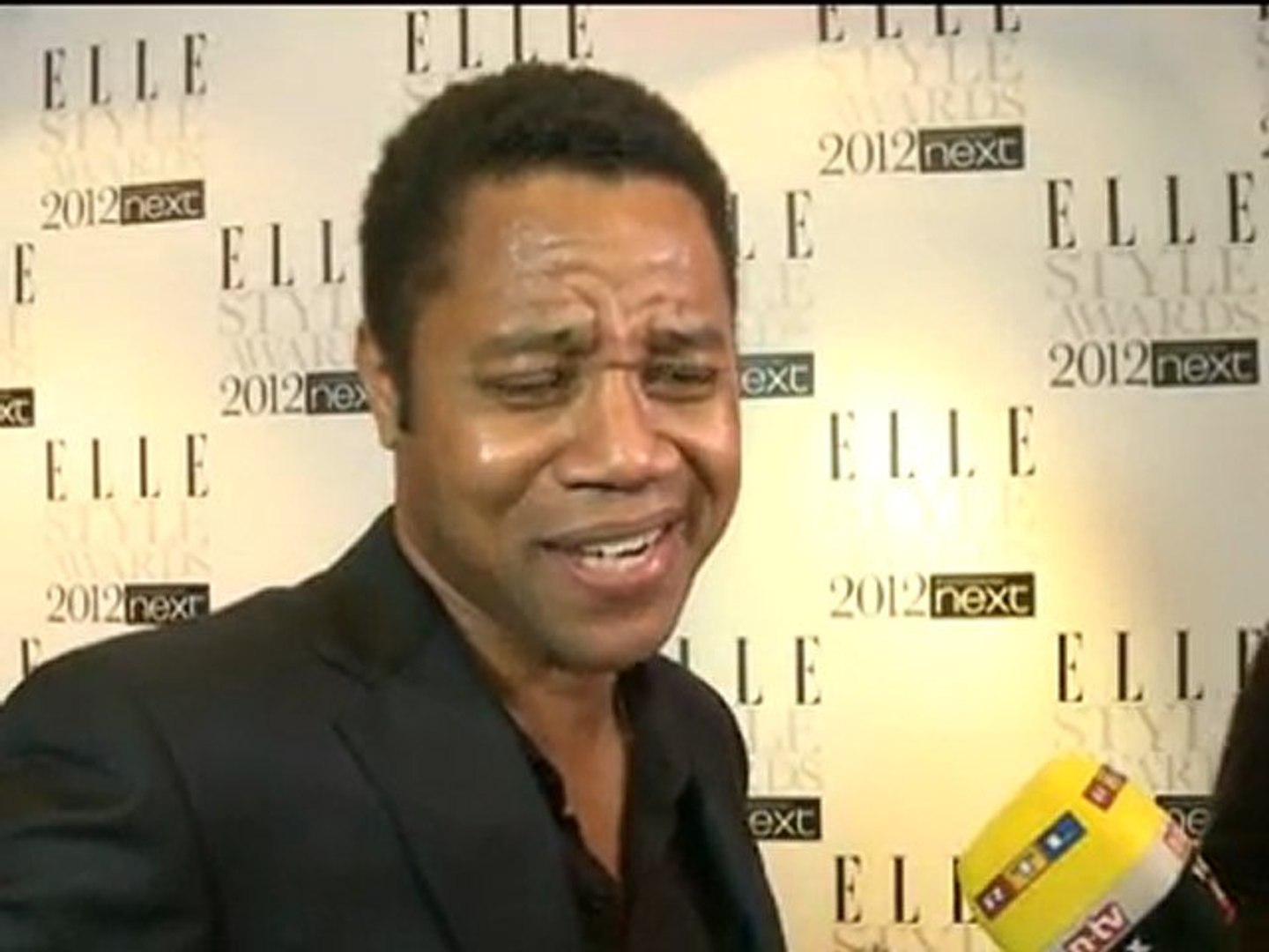 Cuba Gooding Jr talks about his memories of Whitney Houston - video  Dailymotion
