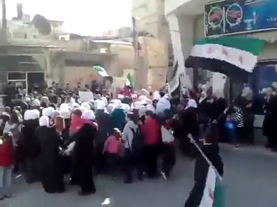 فري برس   دمشق مظاهرة طلابية في حي برزة الدمشقي 13 2 2012