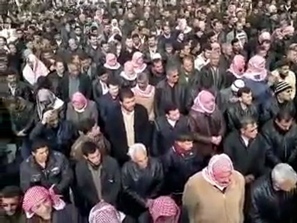 فري برس   خان شيخون تشييع الشهيد خالد معراتي 13 2 2012