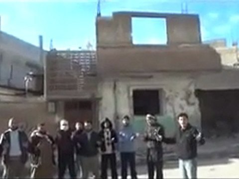 فري برس حمص باباعمرو مظاهرة من 10 أشخاص يا الله ماضل غيرنا @ فواعرة
