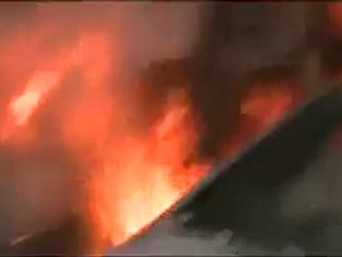 فري برس حمص باباعمرو إحتراق سيارة وأحد المنازل 10 2 2012