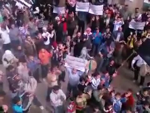 فري برس حماة هروب المتظاهرين في طريق حلب 10 2 2012