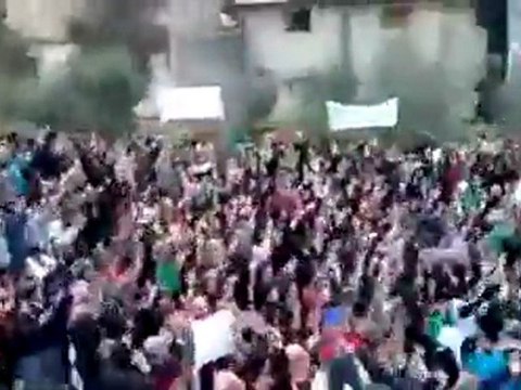 فري برس حماة مظاهرات عارمة في جمعة روسيا تقتل أطفالنا 10 2 2012 ج2