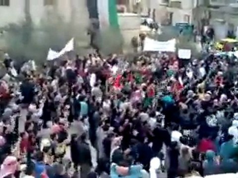 فري برس حماة مظاهرات عارمة في جمعة روسيا تقتل أطفالنا 10 2 2012 ج1