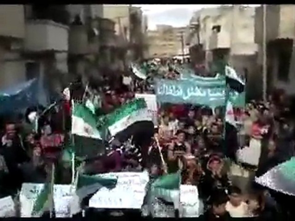 فري برس   حماة   الحميدية   جمعه روسيا تقتل أطفالنا   10 2 2012