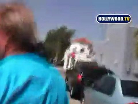 Kim Kardashian Shops At Fred Segal