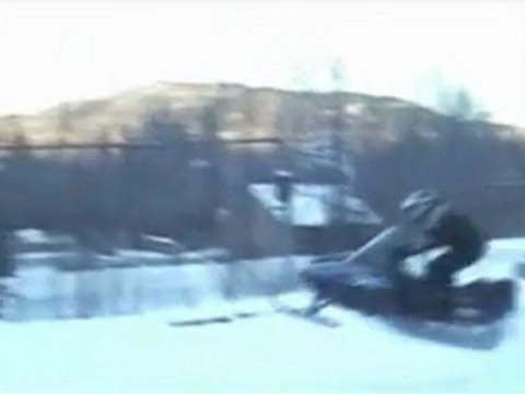 Un Roux Sur Un Ski-Doo - Ski-Doo Roux Movie