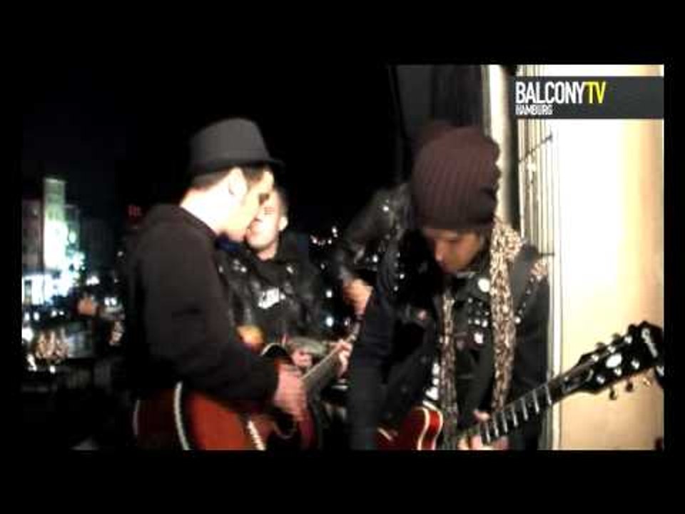 THE PUSHUPS (BalconyTV)