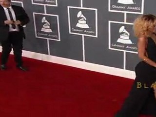 Rihana On Fire On The Red Carpet For 2012 Grammy Awards ...