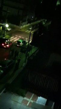 Un flic espagnole frappe un mec à Salou