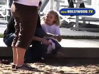 Ben Affleck & Jennifer Garner's Daughter Plays In The Park