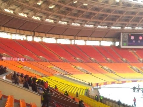 Είσοδος ομάδων για να αρχίσει το ματς