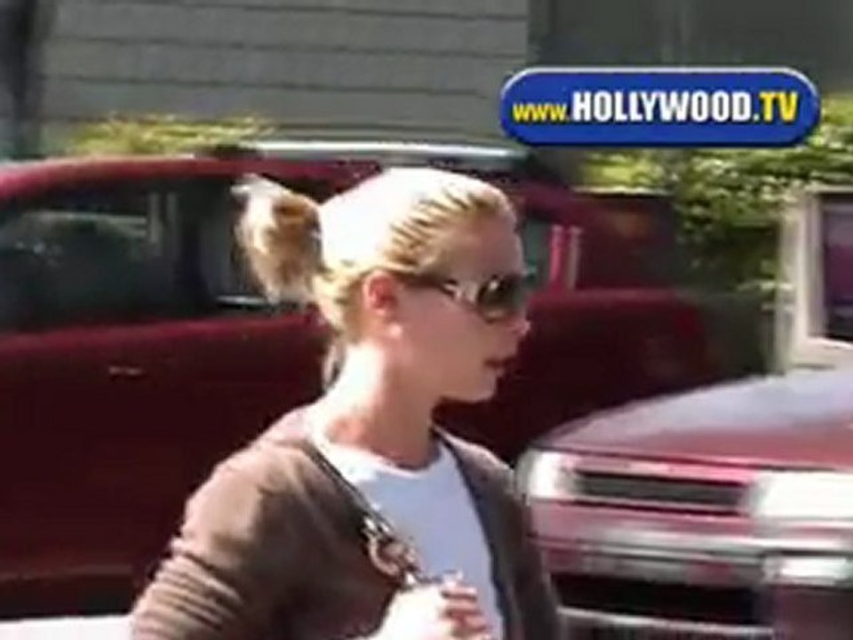 Katherine Heigl & Mom In Los Feliz