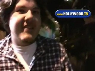 Claudia Jordan Interviews Paps At One Sunset