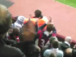 Άστον Βίλα - εισβολέας