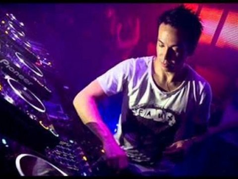 Teaser : Madonna Give Me All Your Love (Remix Laidback Luke)