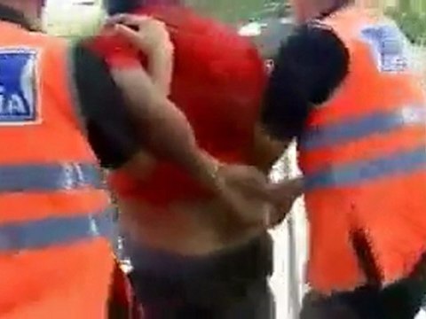 Argentine Falklands War vets clash with police over pension dispute.