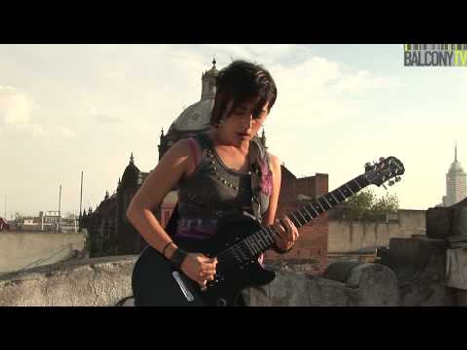 NIÑA SANTA (BalconyTV)