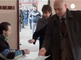 Los serbios del norte de Kosovo votan en un referéndum...