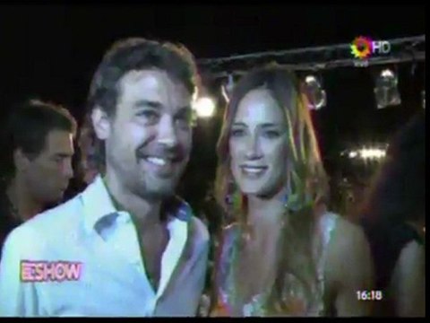 Pedro y Paula en Este es el Show 1 (look premios Carlos) - 14 de Febrero
