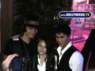 BooBoo Stewart Takes Pictures With Fans