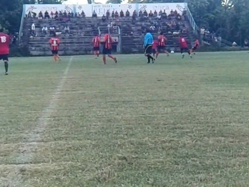 But de Mansour Boutabout contre la Saint-Pauloise Fc