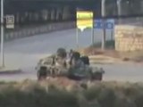 فري برس   ادلب   اثار القصف على المدينة بوجود الدبابات 14 2 2012 ج1