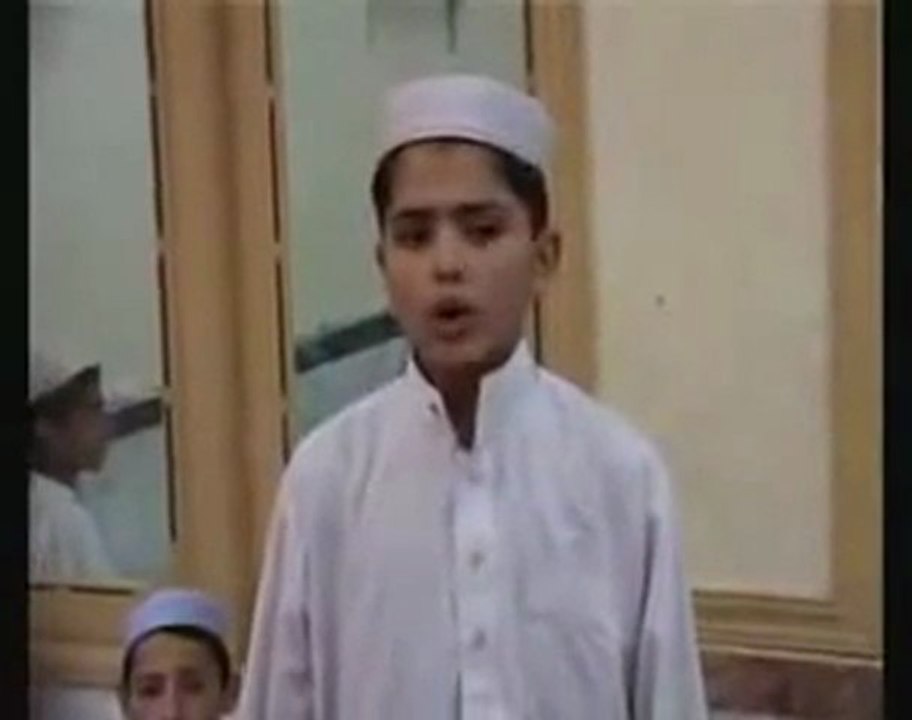 sourat qaf Enfant qui recite le coran machallah -