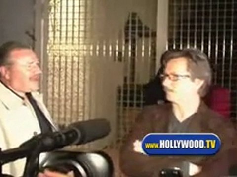 Gary Oldman Disguises Self as Fred to Thwart Tourist