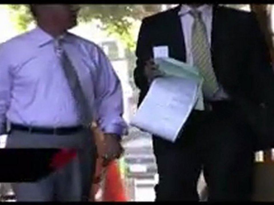 It's BENZ, Bitch! Britney Spears Buys A New Car HOLLYWOOD.TV