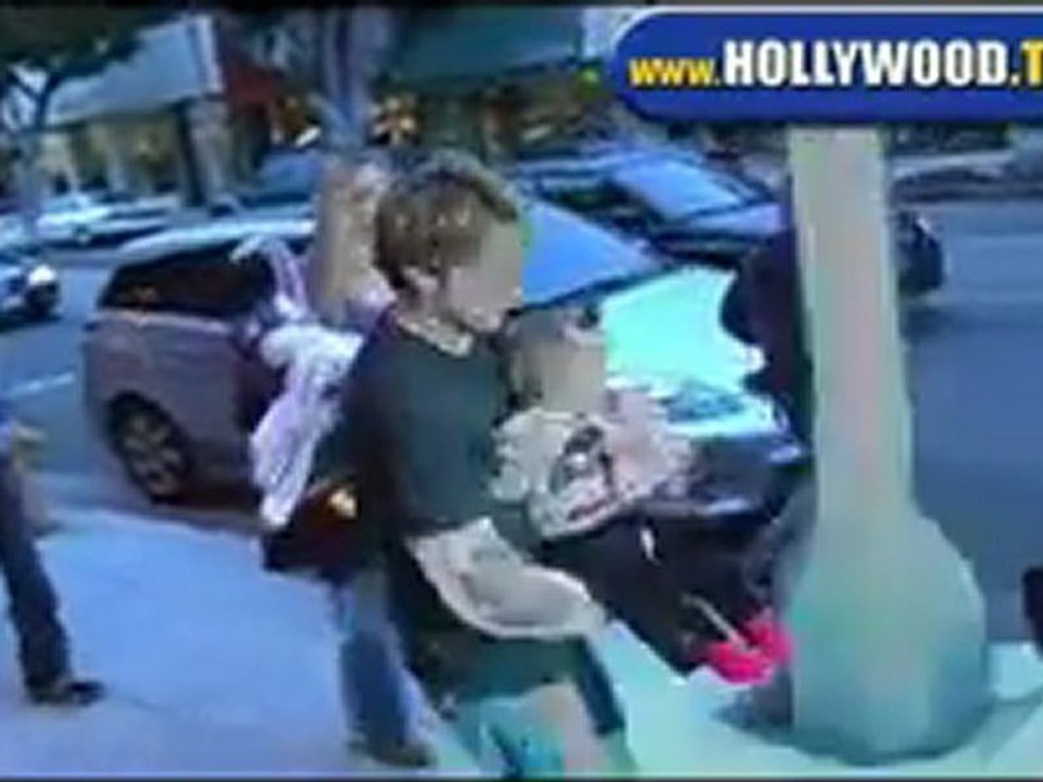 Larry Birkhead and Daughter Dannielynn Shopping