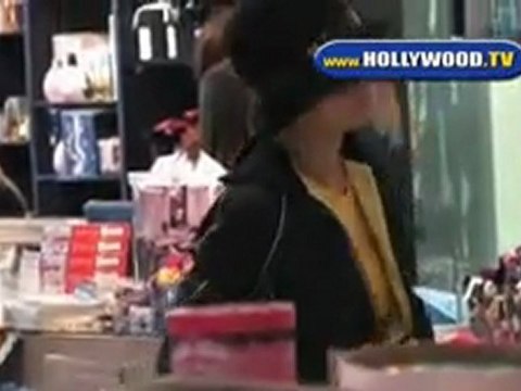 Paris Hilton Shopping on Robertson Blvd.