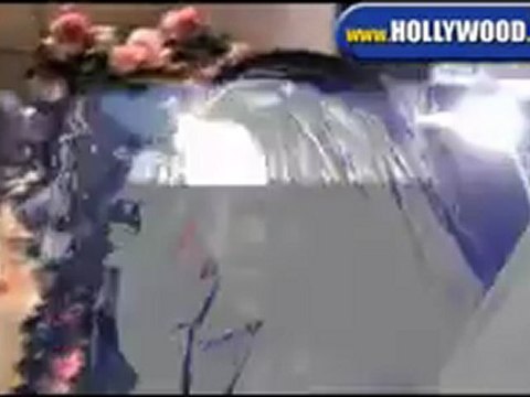 Britney Spears Goes for SUSHI.