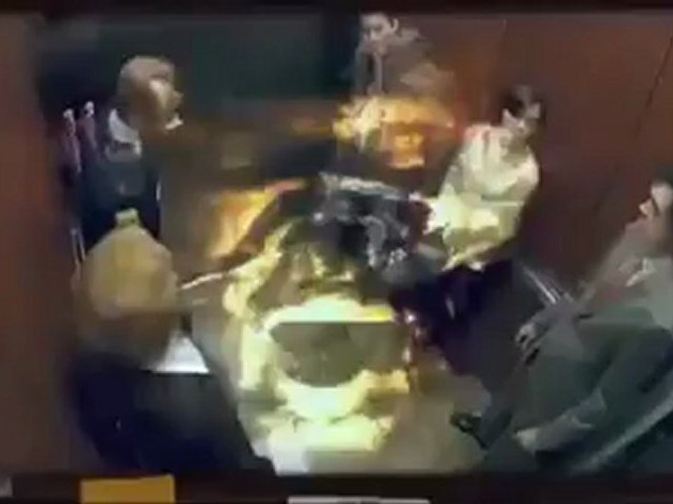 デビル 予告編