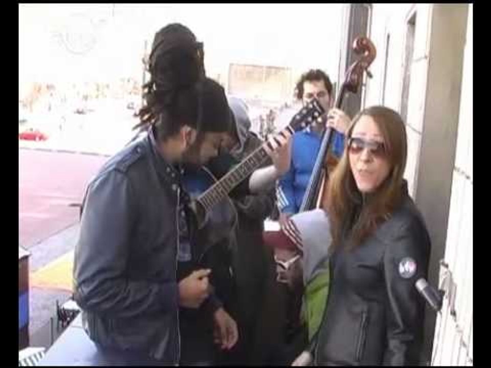 POSITUNES (BalconyTV)