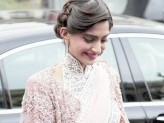 Sonam Kapoor To Break Aishwarya Rai's Feat - Bollywood News