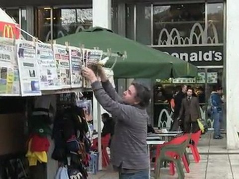 Greek eurozone membership on knife-edge: finance minister