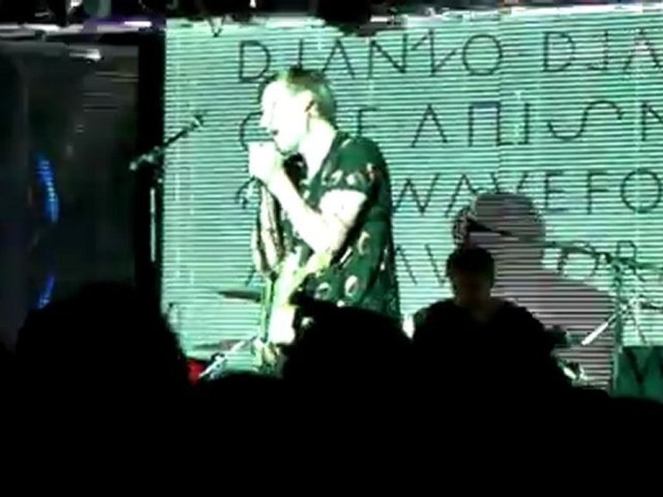 Django Django : Waveforms live, extented version